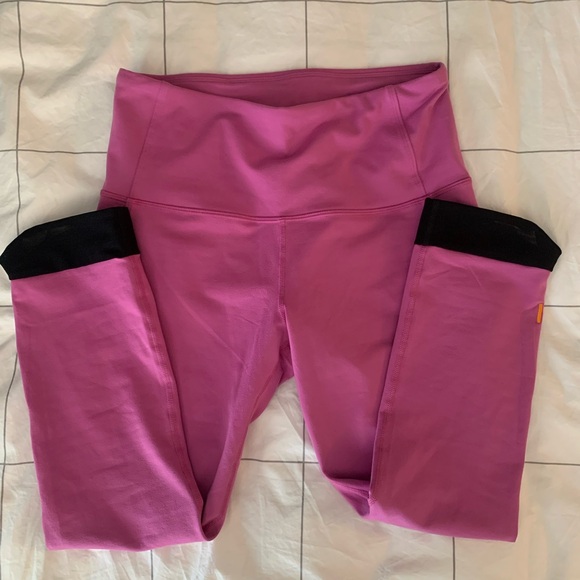 Lucy Performance Capri Leggings Bundle, 6 pairs. Size Med. Excellent condition!! - Picture 3 of 7